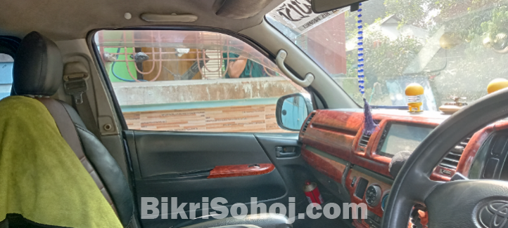 Hiace (TRX)